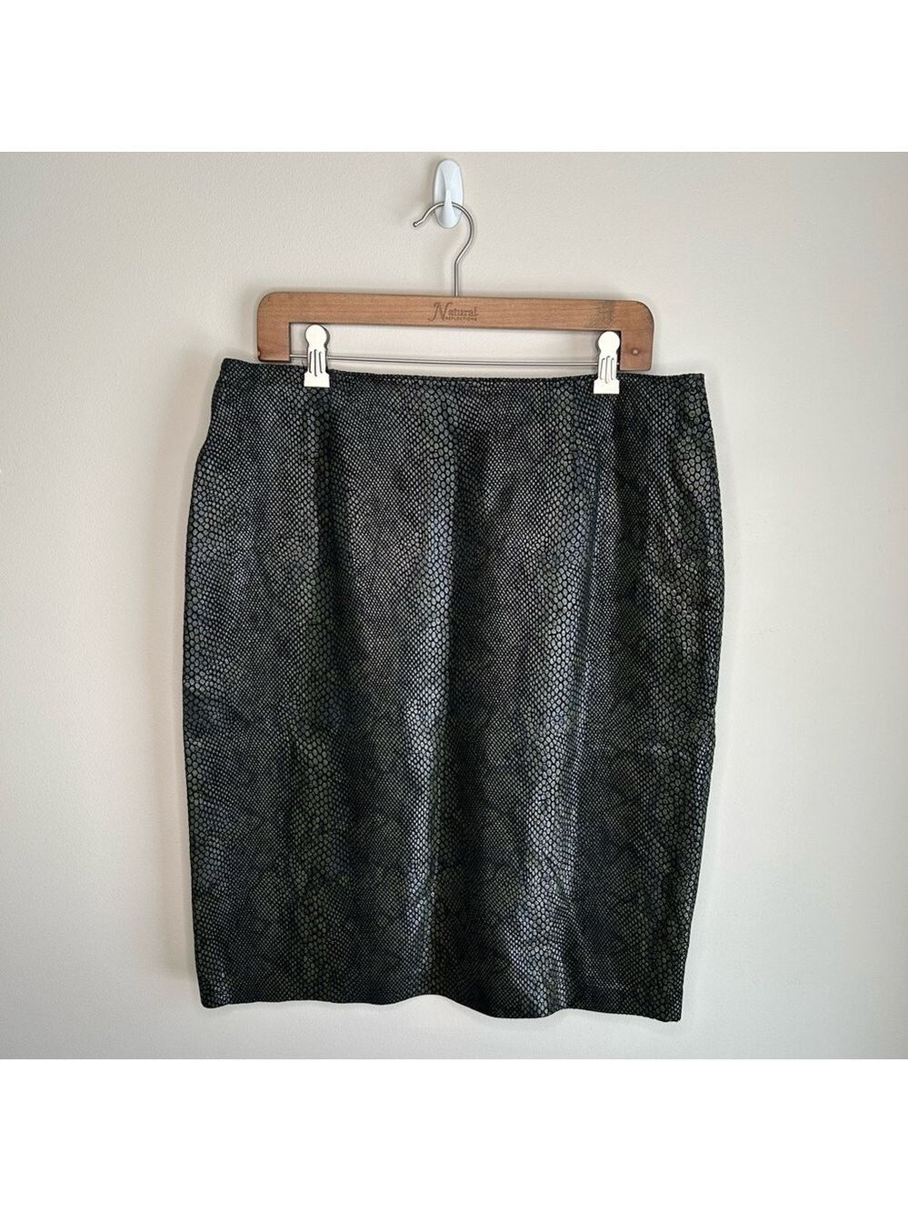 Danier Black Leather Mini Skirt Reptile Print Size 14